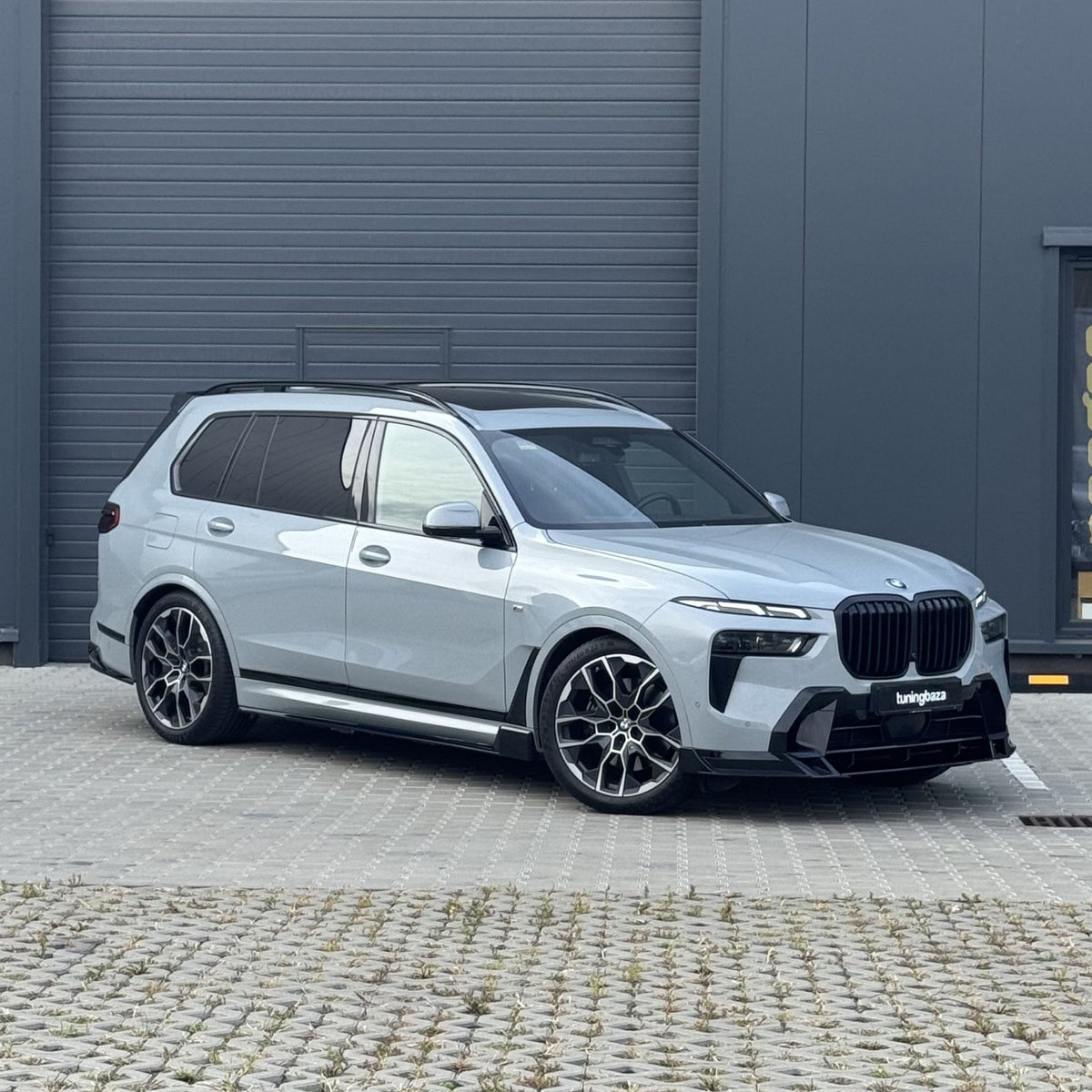 Aerokit BMW X7 G07 LCI Black Knight Style Czarny Połysk (2023–2026) (Zestaw dokładek)