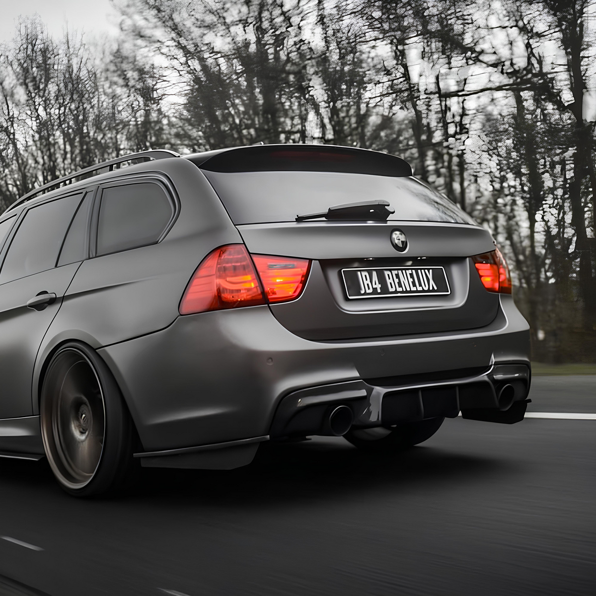 Dyfuzor Tylny BMW E90/E91 LED 335i M-Performance Look Czarny Połysk (0-0) 2005–2012
