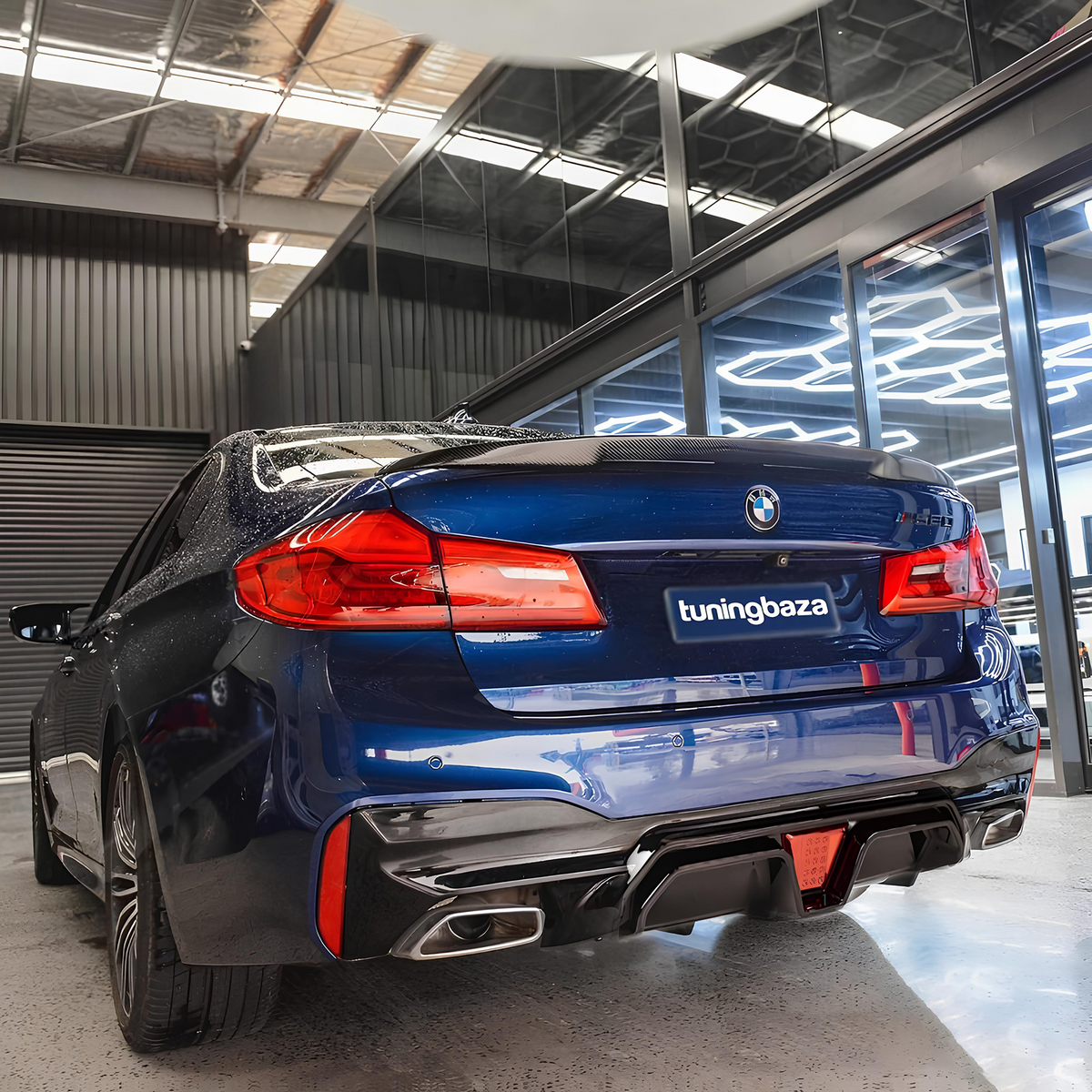 Dyfuzor Tylny BMW G30 M5 CS LED (2016–2023) Czarny Połysk