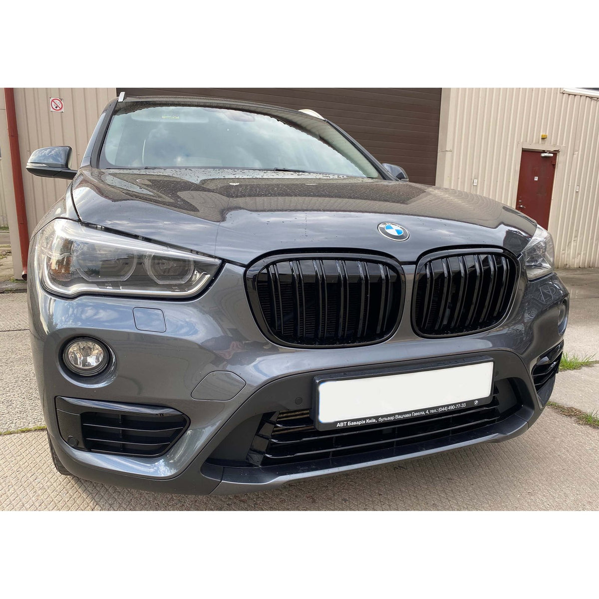 Atrapa Grill Nerki BMW X1 F48 (2015-2019) Pre-LCI M-Style Czarny Połysk