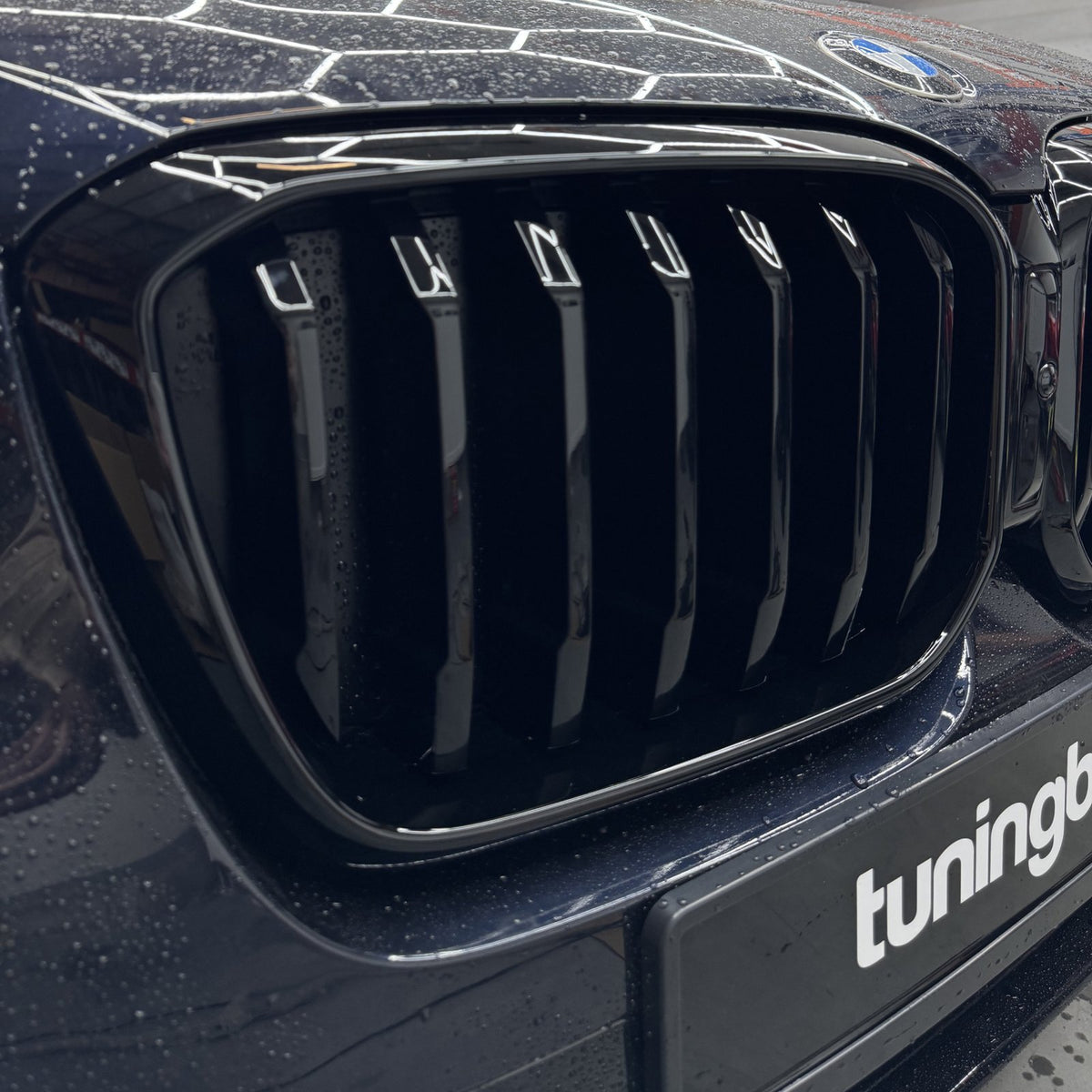 Atrapa Nerki Grill G01/G02 BMW X3/X4 (2021–ON) LCI CZARNY POŁYSK MP-Style (1 ŻEBRO)