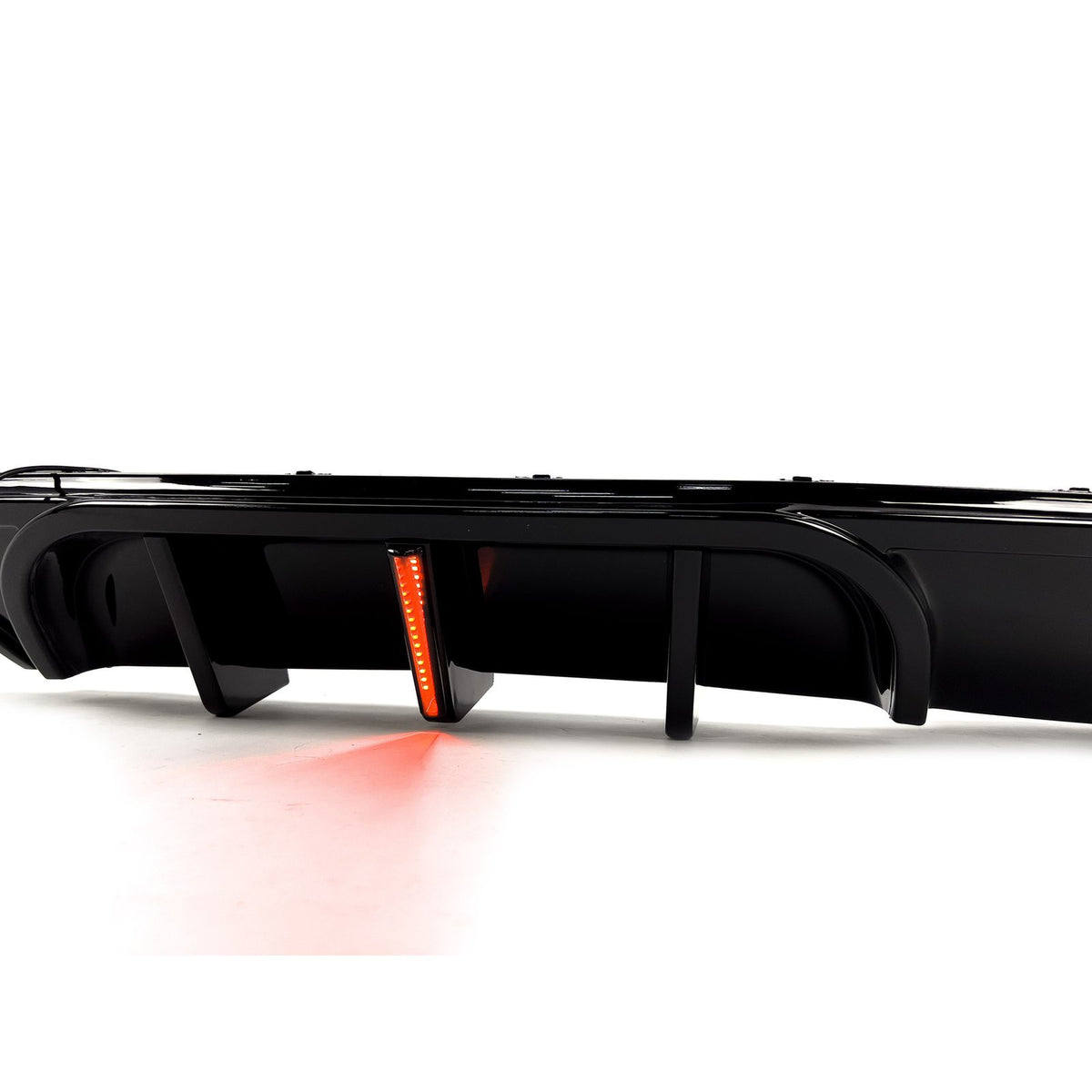 Dyfuzor Tylny BMW E82 / E88 LED Czarny Połysk (2007–2011) PRE-LCI (00--)