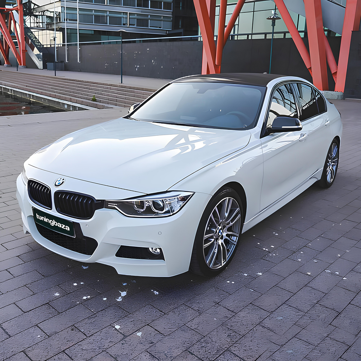 Zderzak Przedni BMW Serii 3 F30 F31 M-Tech / M-Pakiet (PDC + Kratki Przeciwmgielne)