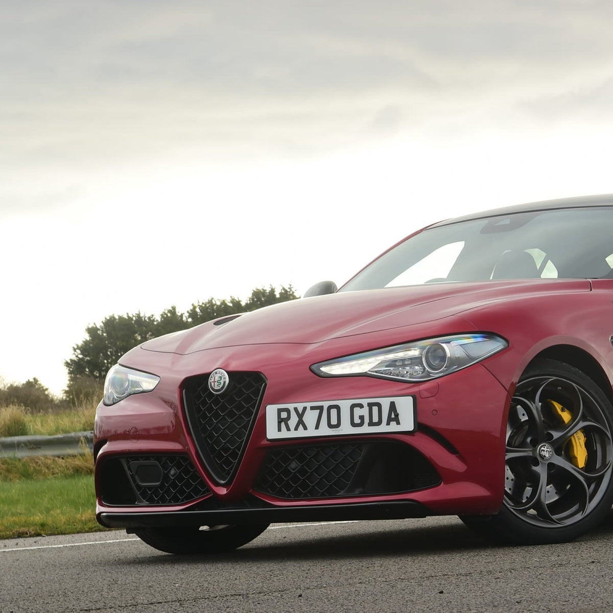 BODY KIT ALFA ROMEO GIULIA 952 Q4 QUADRIFOGLIO – ZDERZAK PRZÓD + TYŁ + GRILL + KOŃCÓWKI WYDECHU