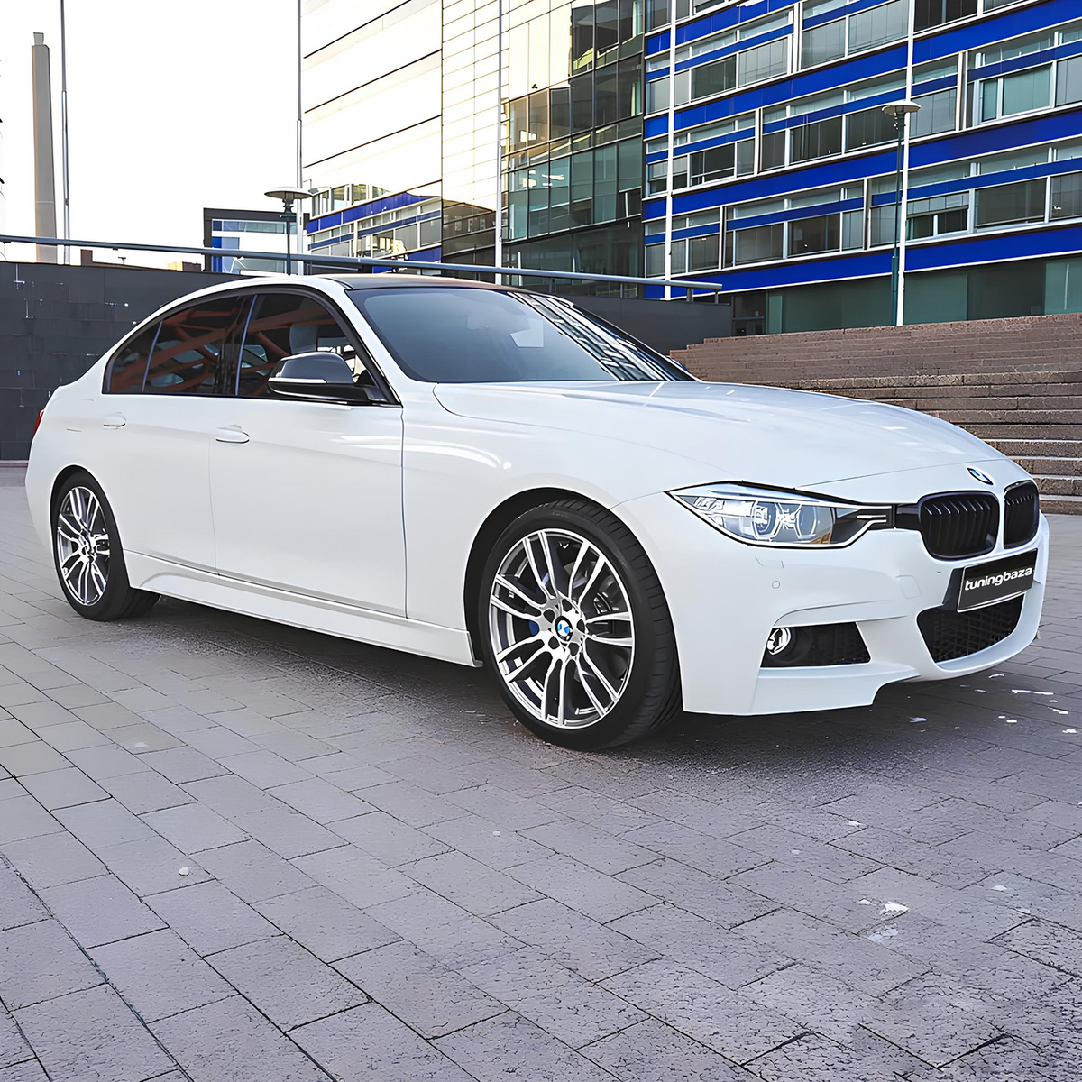 Zderzak przedni BMW F30 / F31 M-Tech – z PDC, Halogeny, Spryskiwacze (SRA)