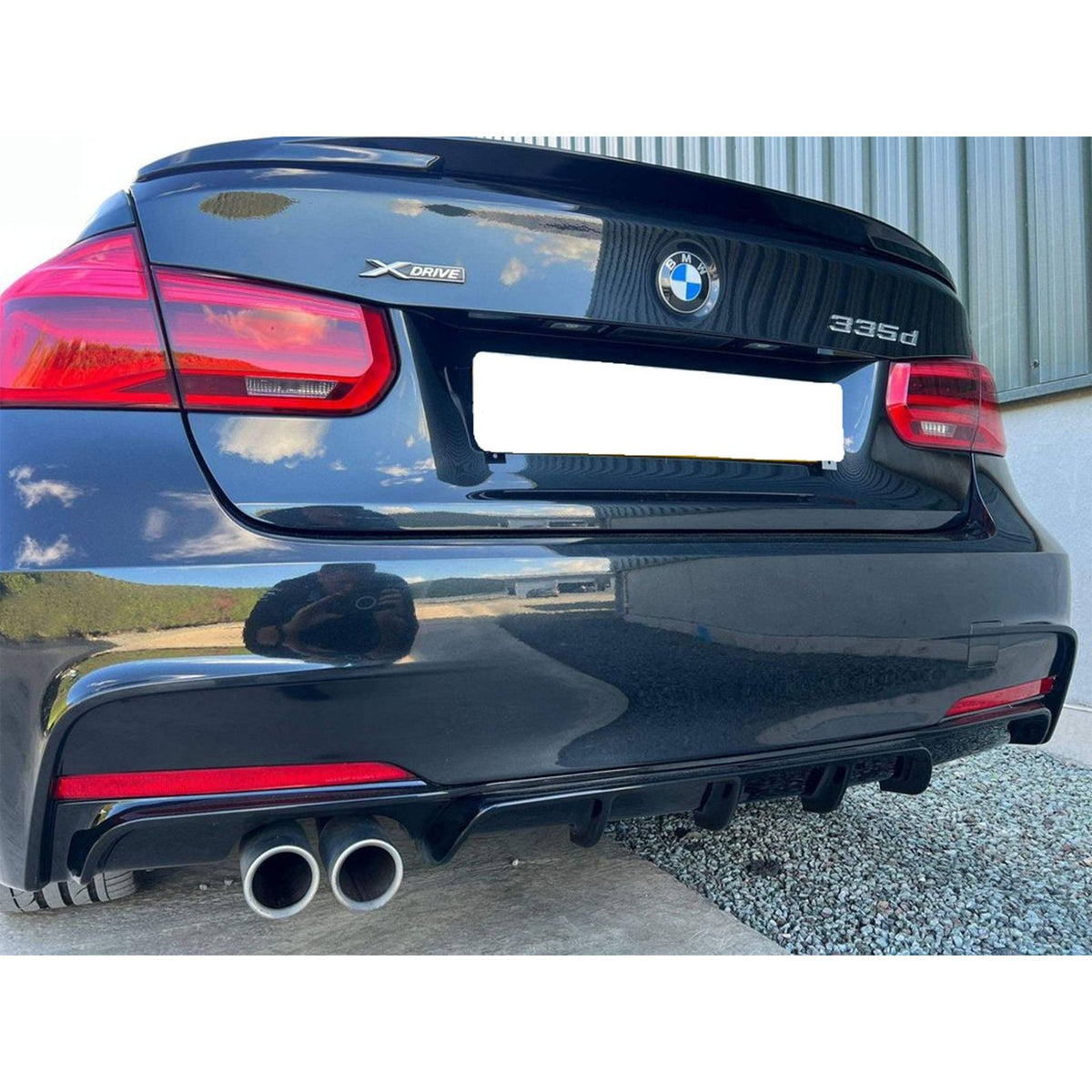 Zderzak tylny BMW F30 M-Tech – Bez PDC + Dyfuzor Czarny Połysk