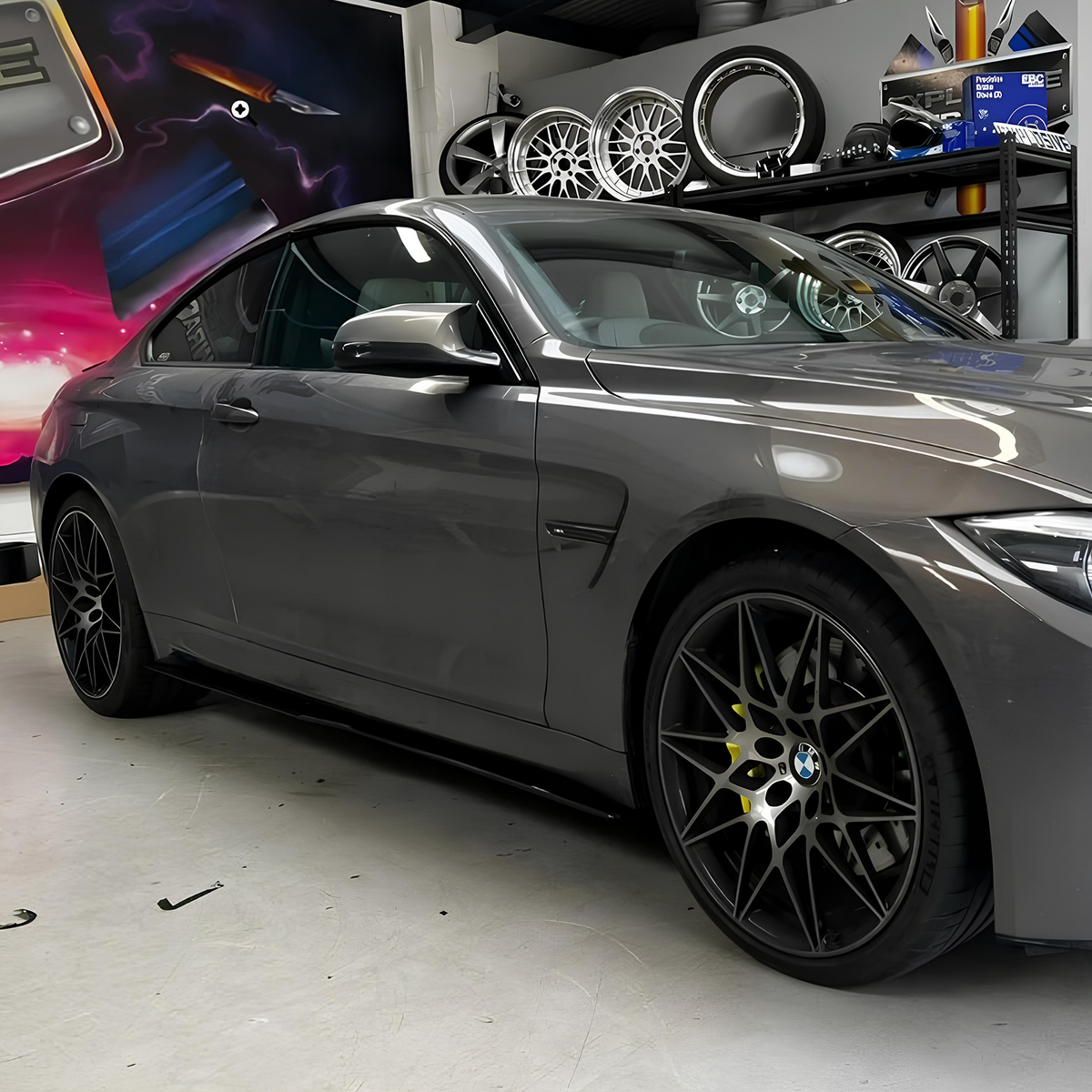 Dokładki Listwy Pod Progi BMW F80 M3 / F82 M4 – M Performance Styl, Czarny Połysk