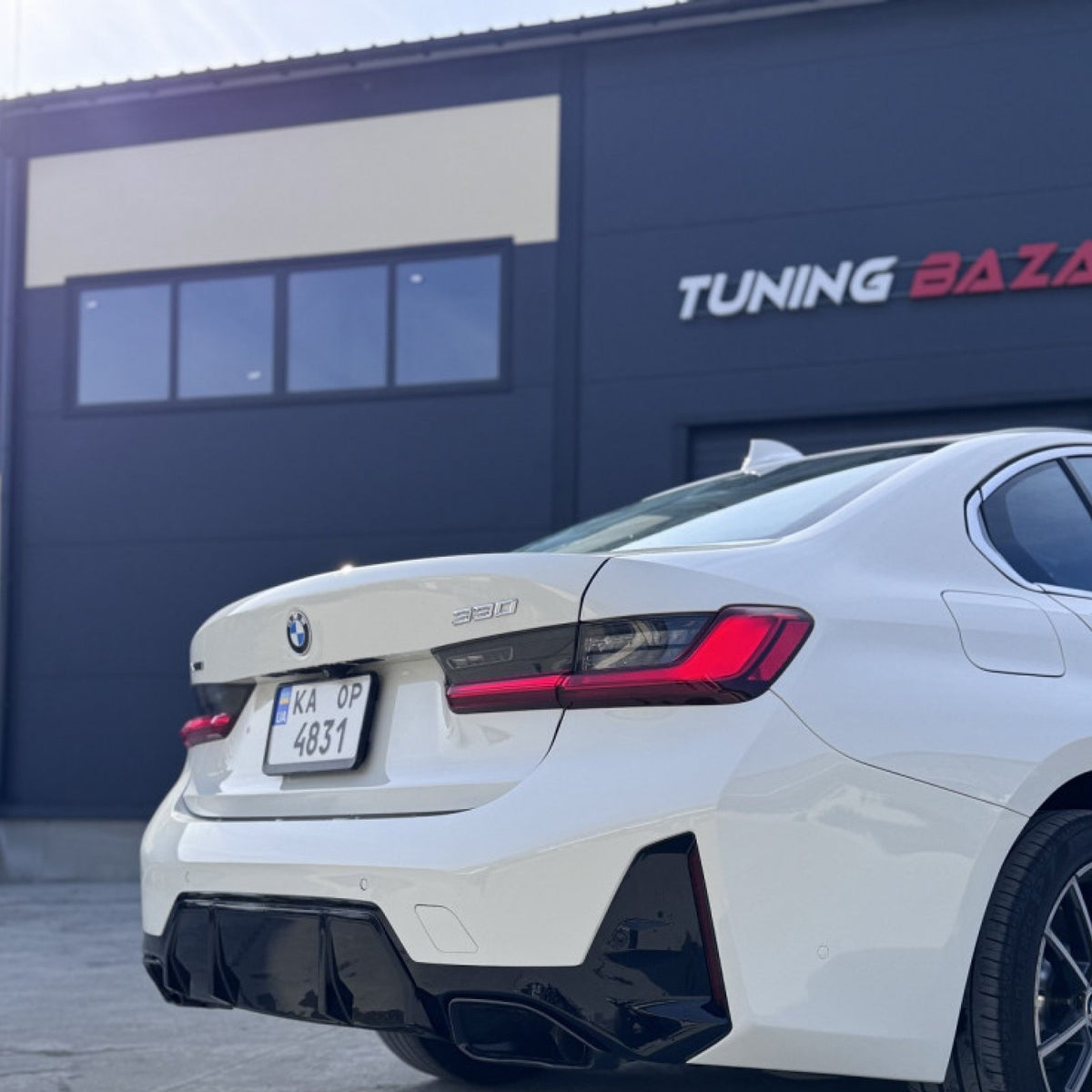 Bodykit BMW G20 LCI – Zderzaki + Progi + Grill + Dyfuzor + Końcówki wydechu + Lampy przednie