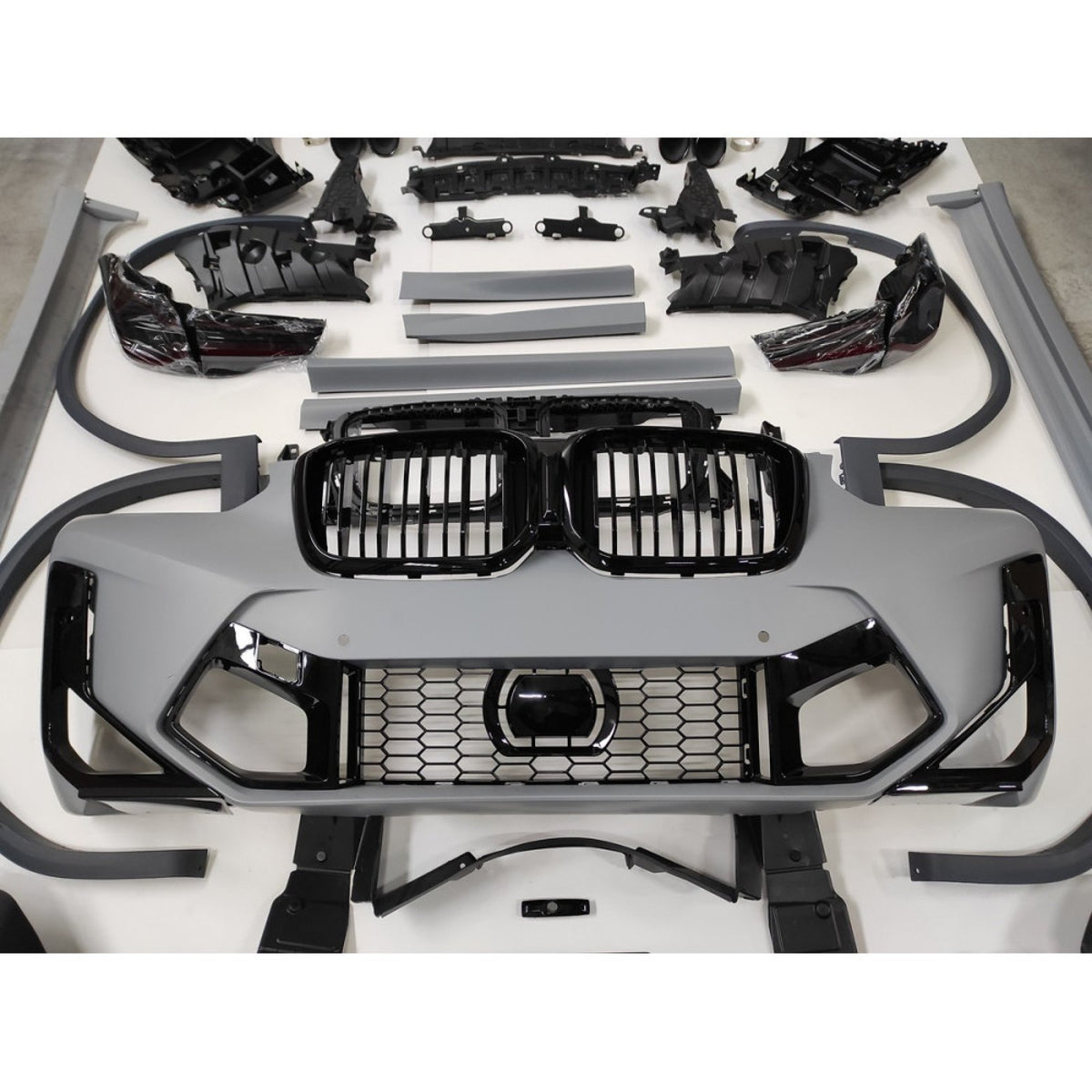 Bodykit BMW X3 G01 18-20 X3M F97 Look + Lampy Przód/Tył + Końcówki Wydechu
