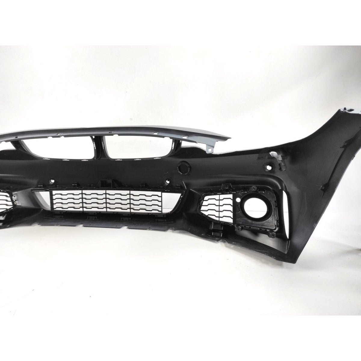 Bodykit BMW Serii 4 F32 / F33 M-Pakiet – Zderzaki + Progi + Dyfuzor + Kratki z Miejscem na Halogeny