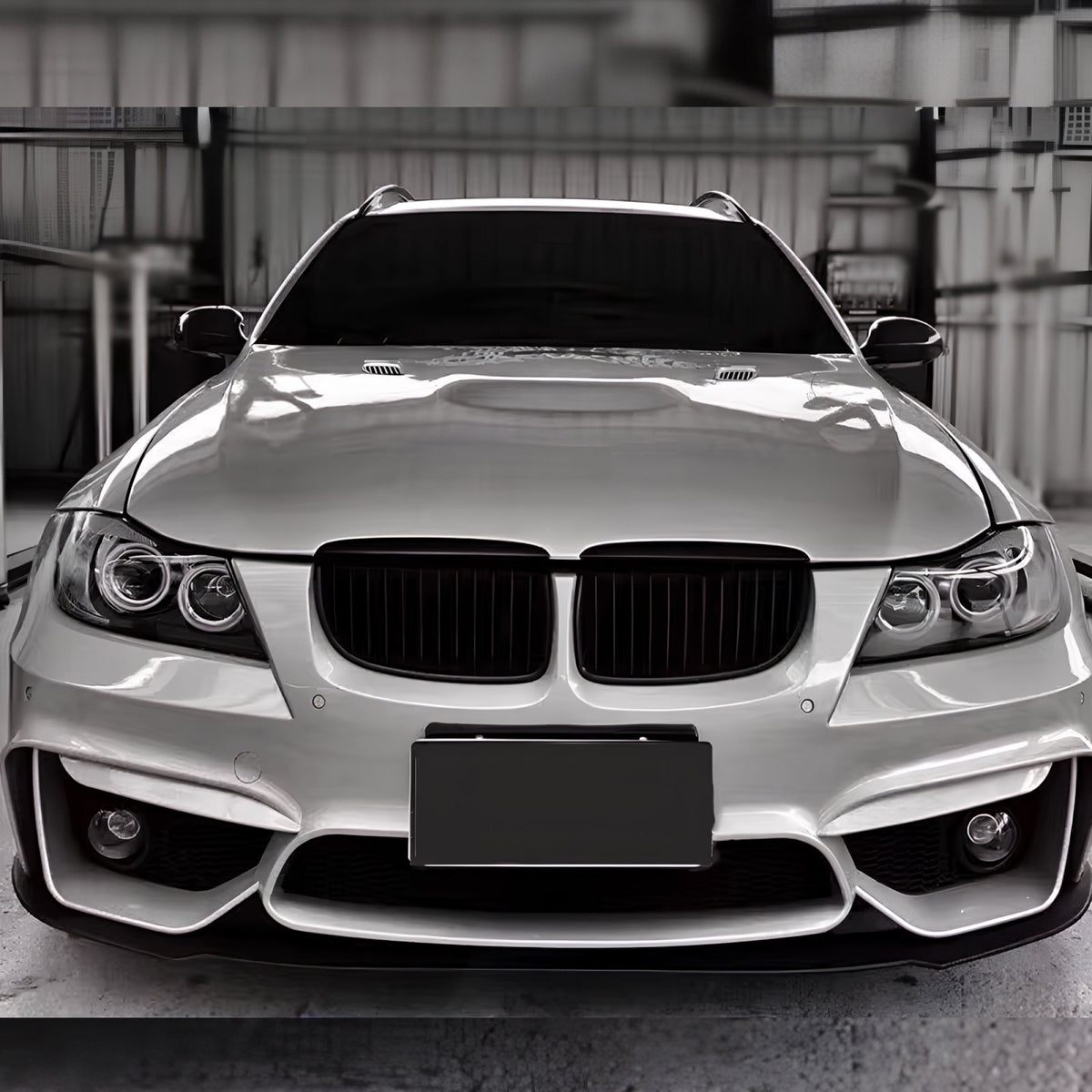 Bodykit Zderzaki Progi BMW E90 Pre-LCI (F80 Styl, z PDC)