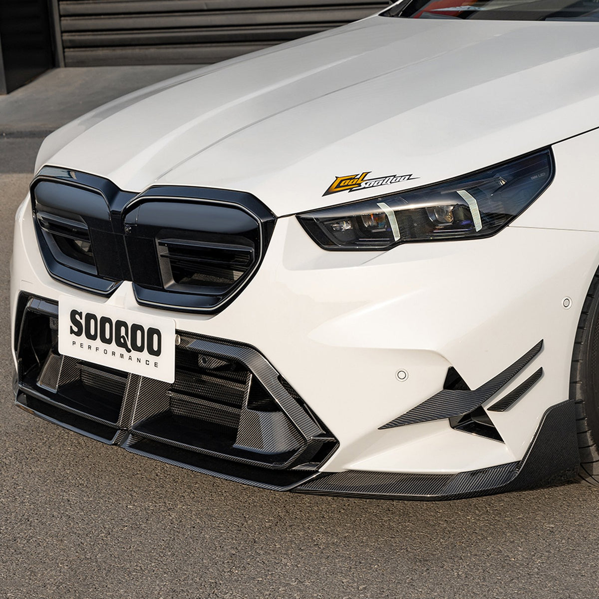 Karbonowy Splitter Przód do BMW M5 G90 / G99 w stylu SOOQOO