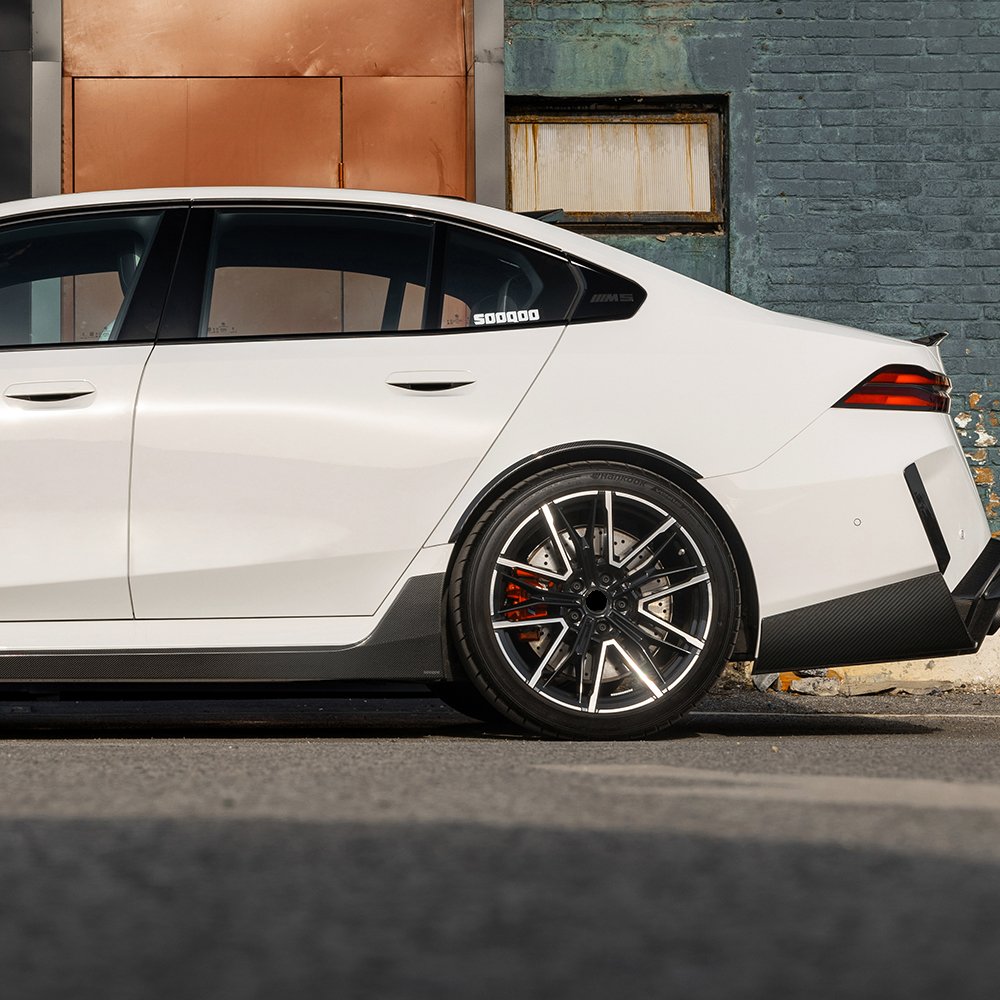 Karbonowe dokładki listwy pod progi do BMW M5 G90 w stylu SQ-B