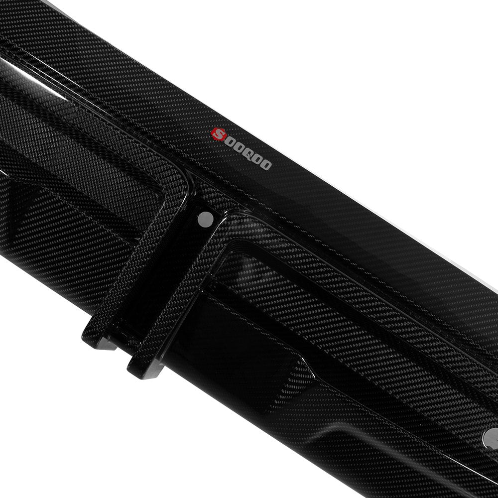 Dyfuzor Tylny BMW X5M F95 LCI – Styl SQ, Włókno Węglowe Dry Carbon SOOQOO z Wbudowanym Światłem Hamowania LED