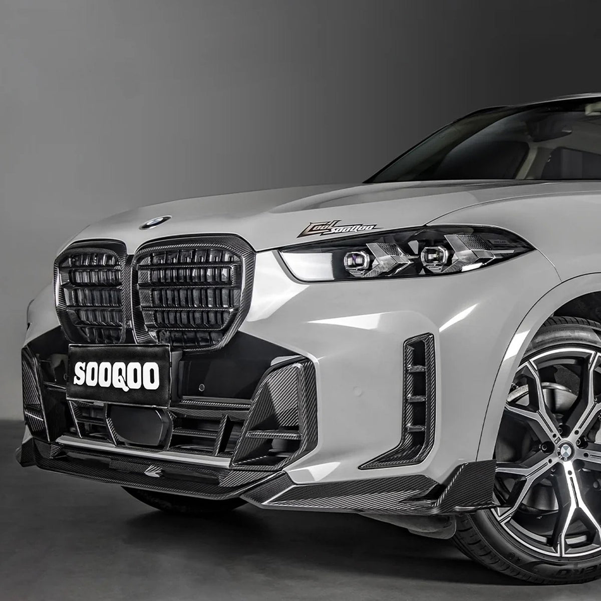 Karbonowa Dolna Atrapa Przedniego Zderzaka do BMW X5 G05 (2023-ON) SOOQOO-Style