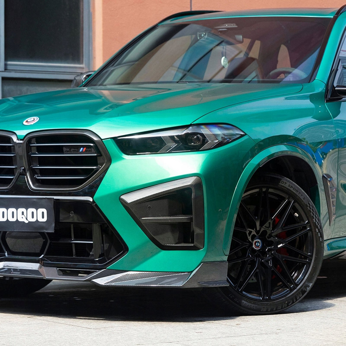 Wloty Powietrza Przedniego Zderzaka BMW X5M F95 LCI / X6M LCI – Styl SQ, Włókno Węglowe Dry Carbon SOOQOO