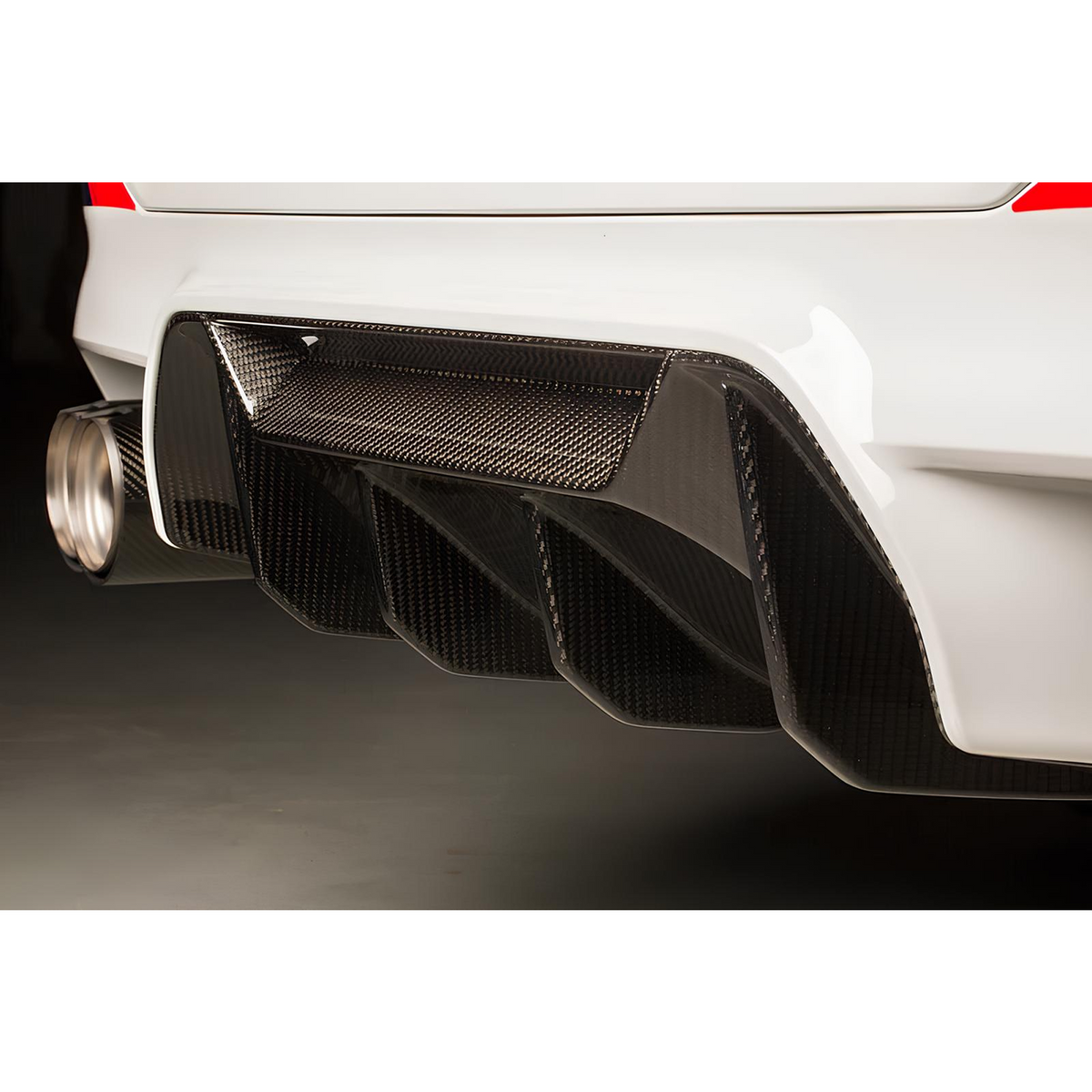 Karbonowy Dyfuzor Tylny do BMW F90 M5 M-Performance Style