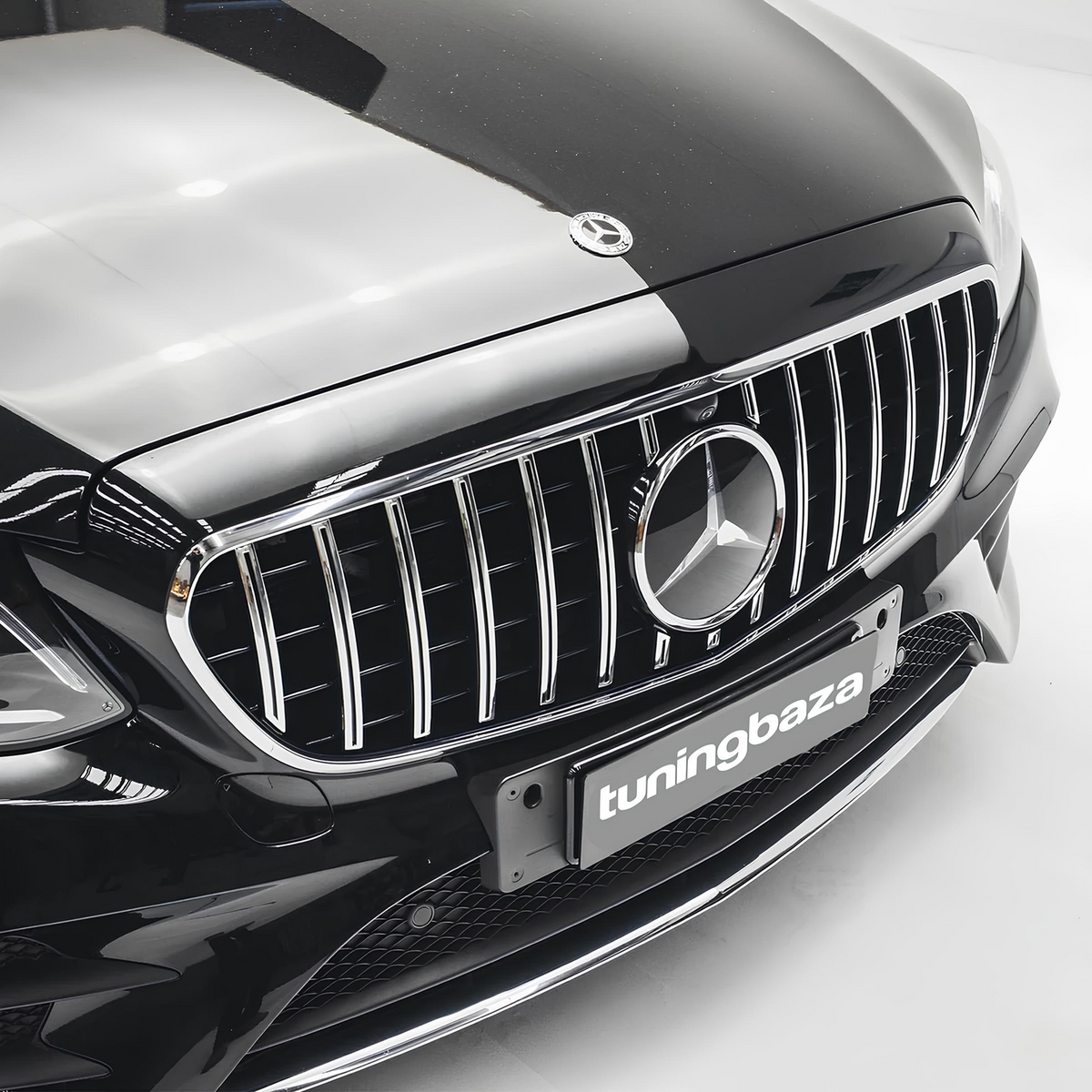 Grill Atrapa Mercedes E W213 / C238 (2016-2020) GT-Style Czarny Połysk+ Chrome (Z Kamerą 360)