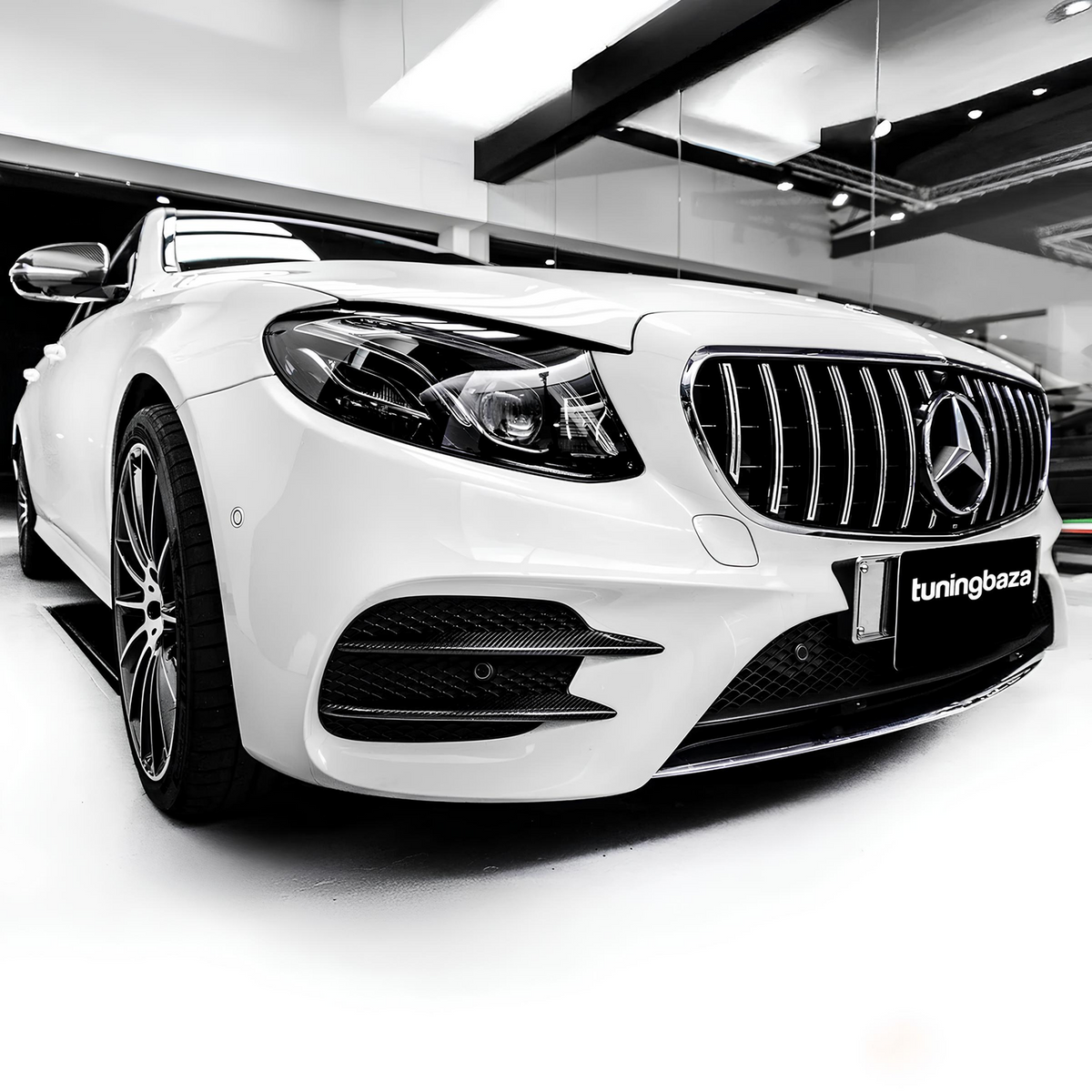 Grill Atrapa Mercedes E W213 / C238 (2016-2020) GT-Style Czarny Połysk+ Chrome (Z Kamerą 360)
