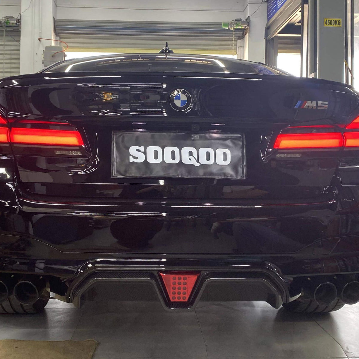 Karbonowy Dyfuzor BMW M5 F90 LED CS Style