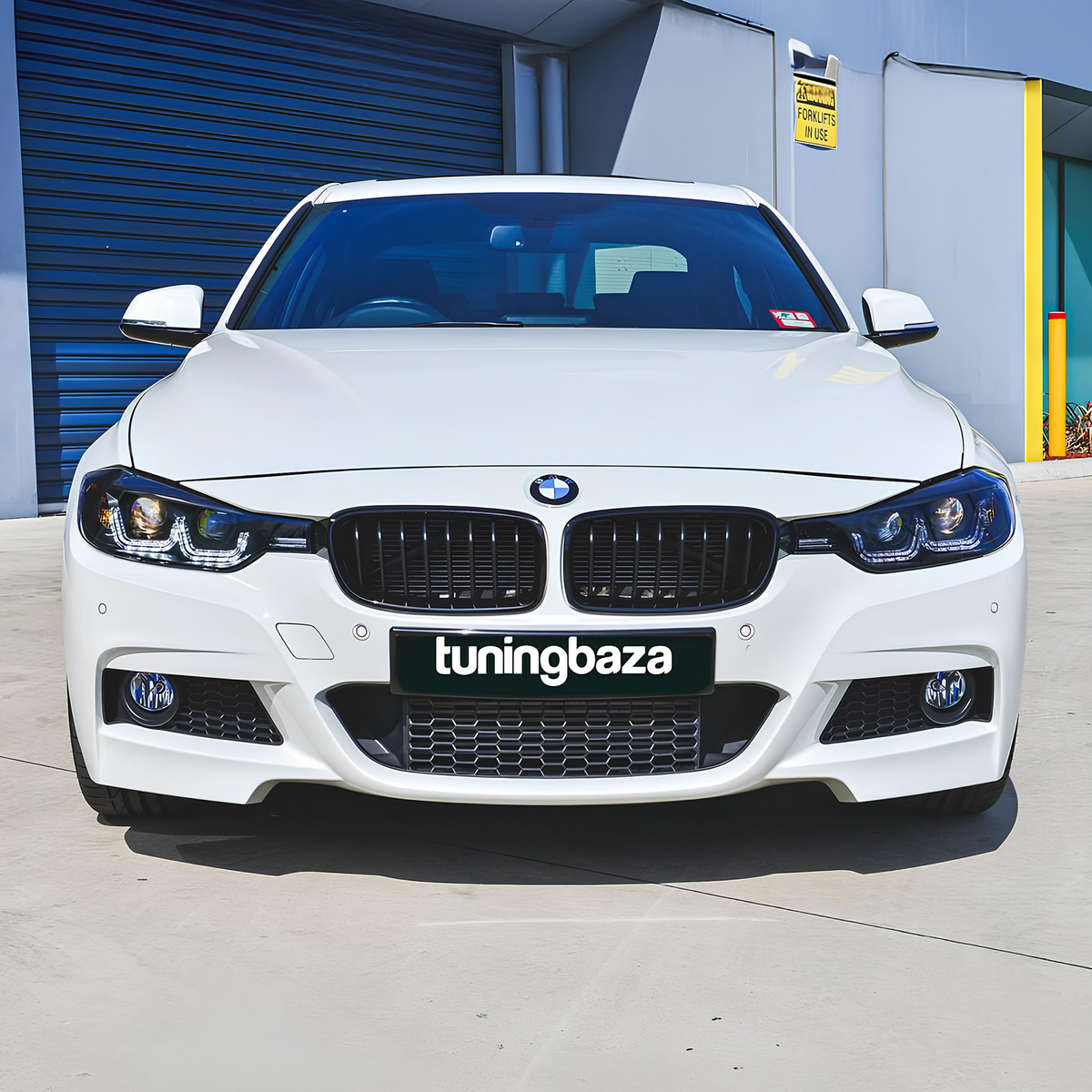 Zderzak Przedni BMW Serii 3 F30 F31 M-Tech / M-Pakiet (PDC + Kratki Przeciwmgielne)