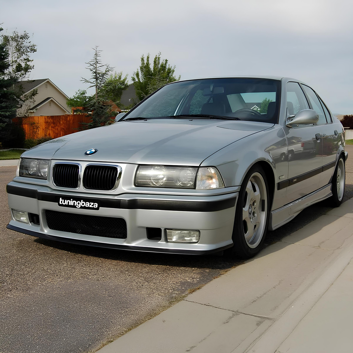 Zderzak Przedni BMW E36 – Sedan, Coupe, Kombi, Cabrio, Compact z Dolnym Spoilerem