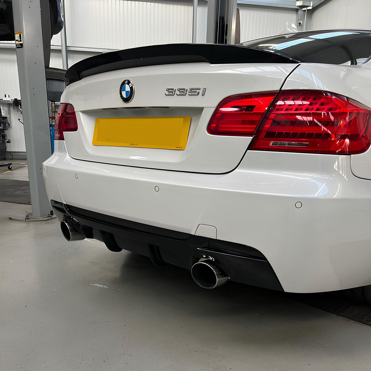 Dyfuzor Tylny BMW E92/E93 335i M-Performance Look Czarny Połysk (2006-2013) 0--0