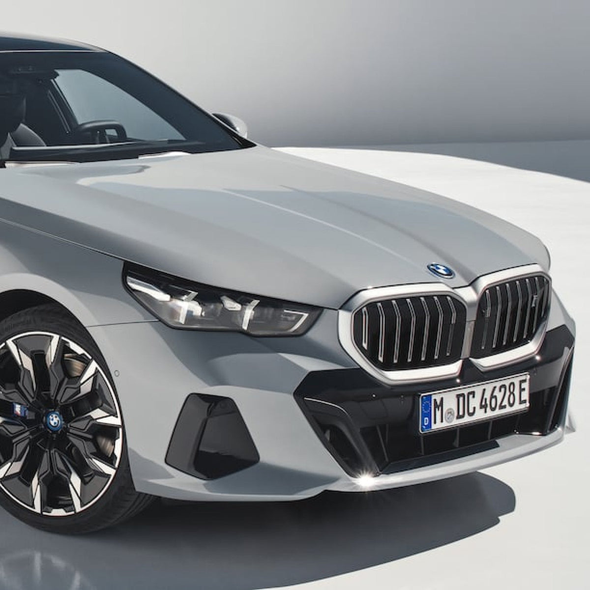 Body Kit BMW Serii 5 G60 M-Tech (2023+) – Zderzak Przód + Tył + Progi + Dyfuzor