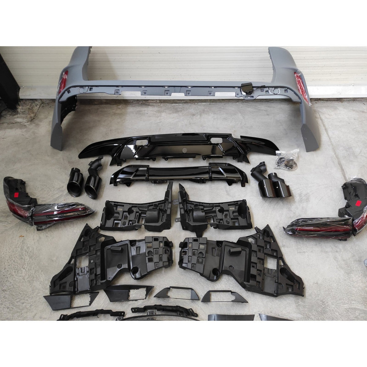 Bodykit Zderzaki Progi Lampy BMW G05 (2019–2022) – Konwersja na X5M F95