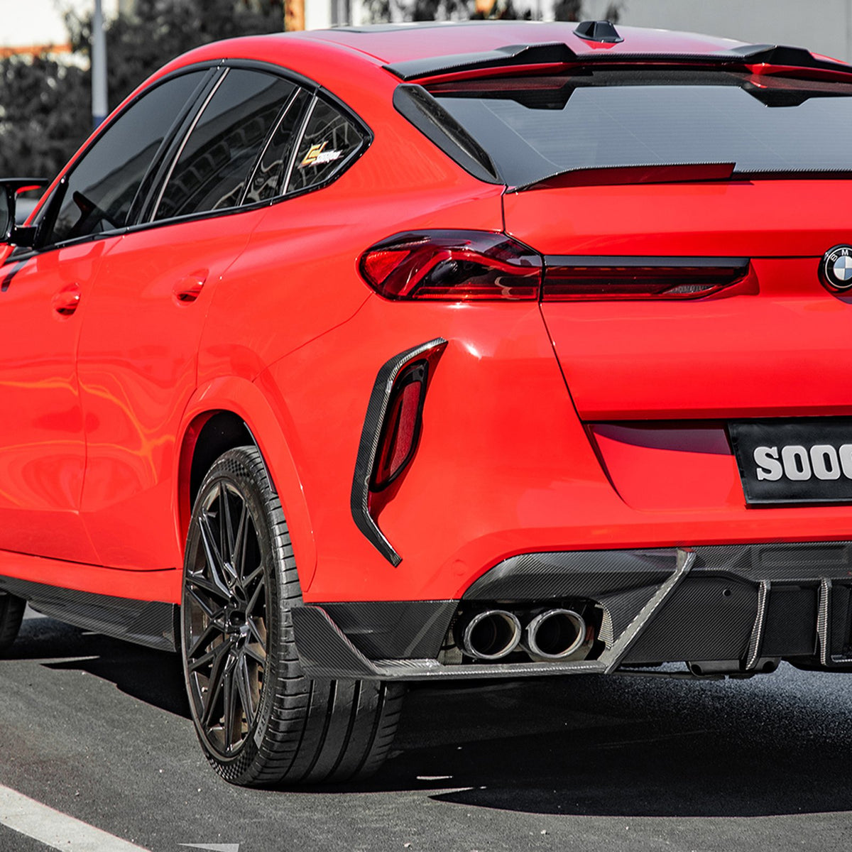 Karbonowe Tylne Boomerangi BMW X6M F96 / F96 LCI SOOQOO Style (Dry-Carbon)
