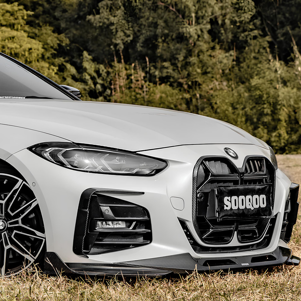 Karbonowe Wloty Powietrza Przedniego Zderzaka do BMW 4 G22/G23 (2020+) SOOQOO Styl