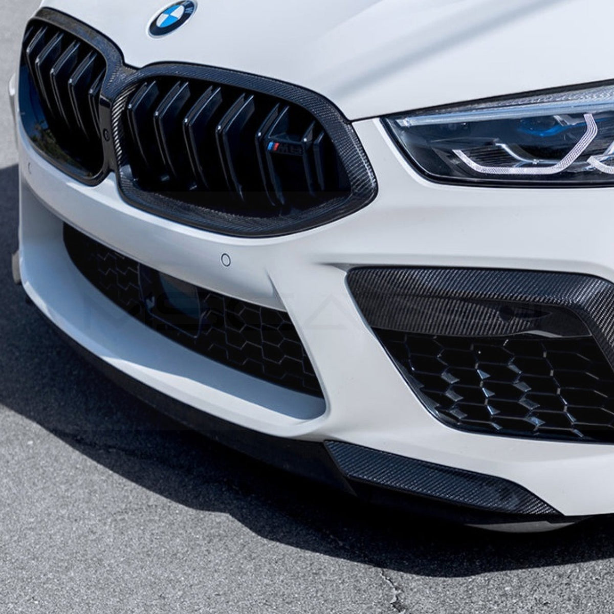 Karbonowe Splittery Dolne / Wkładki Przedniego Zderzaka do BMW M8 F91 / F92 / F93 – Carbon