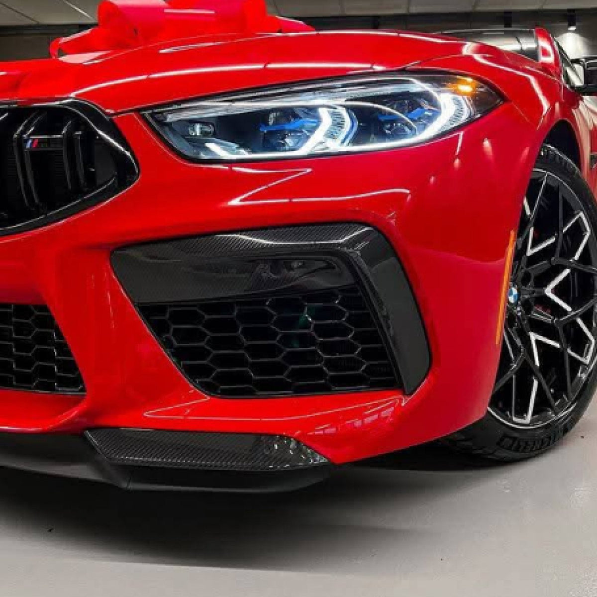 Karbonowe Splittery Dolne / Wkładki Przedniego Zderzaka do BMW M8 F91 / F92 / F93 – Carbon