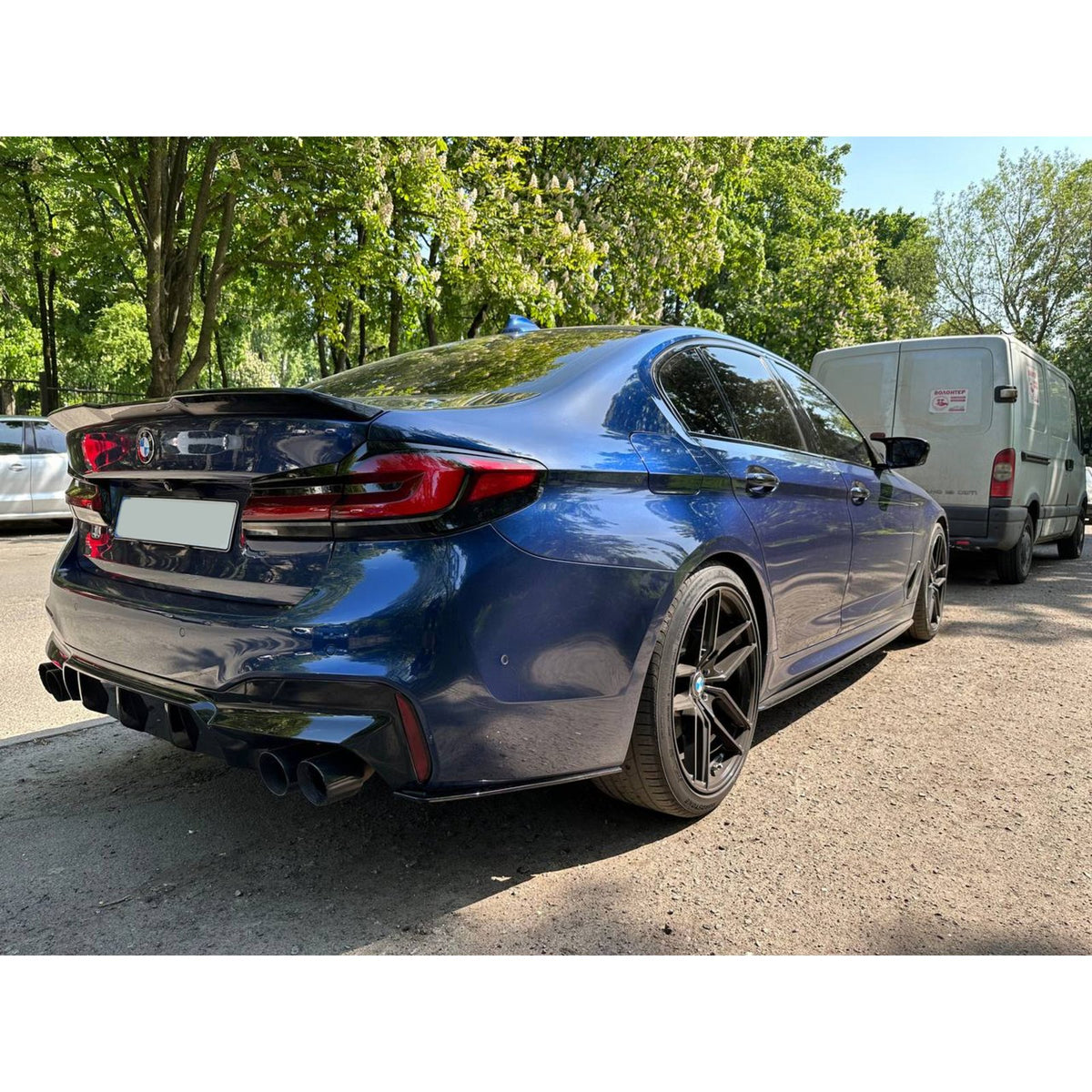 Dokładki listwy pod progi BMW G30 G31 MP Style Czarny Połysk