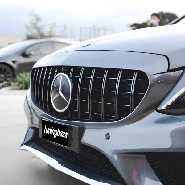 Atrapa Grill Mercedes C-Klasa W205 GT Style Czarny Połysk z Kamerą (2014–2018) - obrazek 5