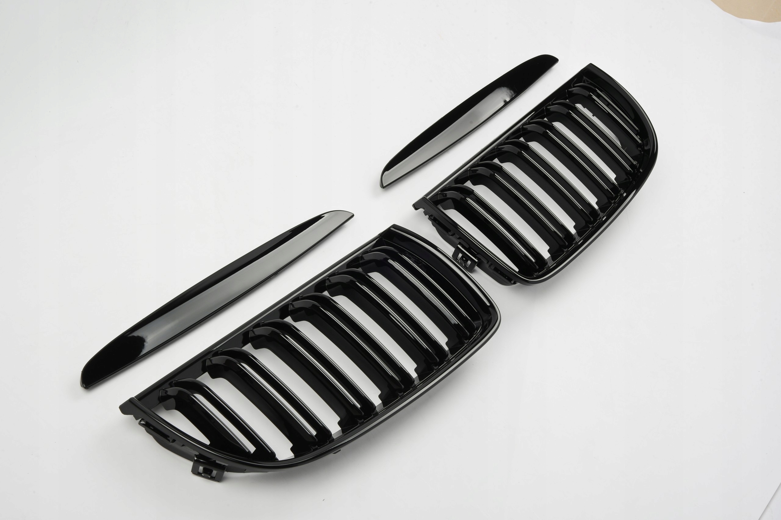 Atrapa Nerki Grill BMW 3 E90 E91 (2005-2008) PRE-LCI M3 Style Czarny Połysk - obrazek 5