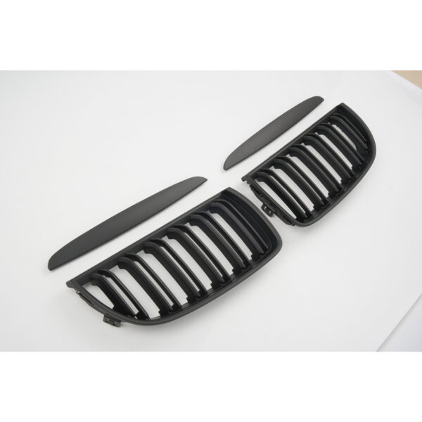 Grill Nerki BMW E90/E91 Czarny Mattowy - obrazek 2