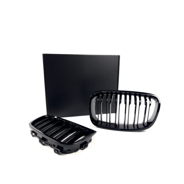 Atrapa Nerki Grill BMW 1 F20/F21 Przedlift M-Style Czarny Połysk