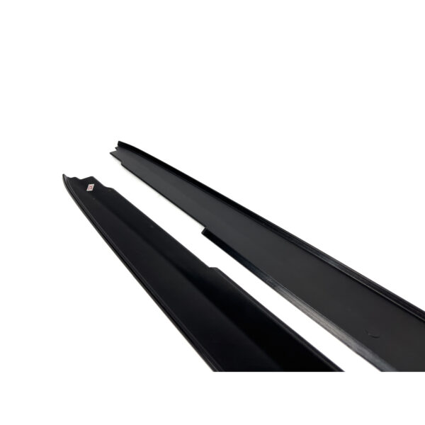 Dokładki listwy pod progi BMW G30 G31 MP Style Czarny Połysk - obrazek 7