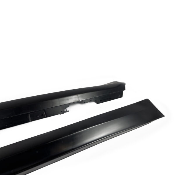 Progi Boczne BMW F30 M3 Styl – Materiał PP - obrazek 2