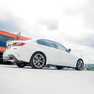 Dokładki (listwy) pod progi BMW G20/G21 MP Style Czarny Połysk - obrazek 3