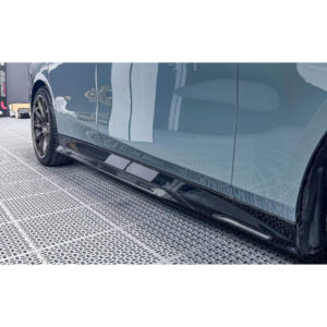 Karbonowe dokładki listwy pod progi do BMW G60 w stylu M-Performance - obrazek 2