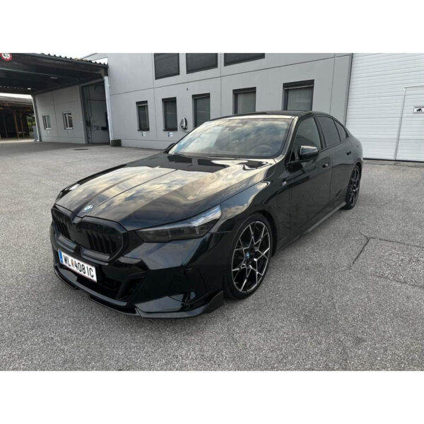 Karbonowe dokładki listwy pod progi do BMW G60 w stylu M-Performance - obrazek 3