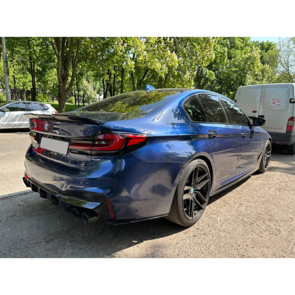 Dokładki listwy pod progi BMW G30 G31 MP Style Czarny Połysk - obrazek 3