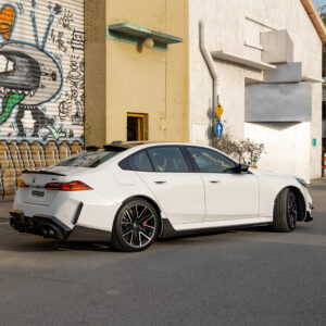 Karbonowe dokładki listwy pod progi do BMW M5 G90 w stylu SQ-B - obrazek 3