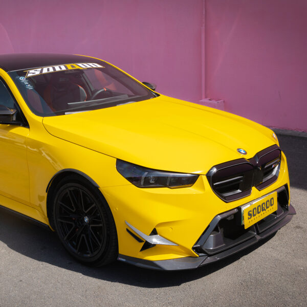 Karbonowy Splitter / Front Lip SOOQOO Style do BMW M5 G90 – Carbon Fiber - obrazek 6