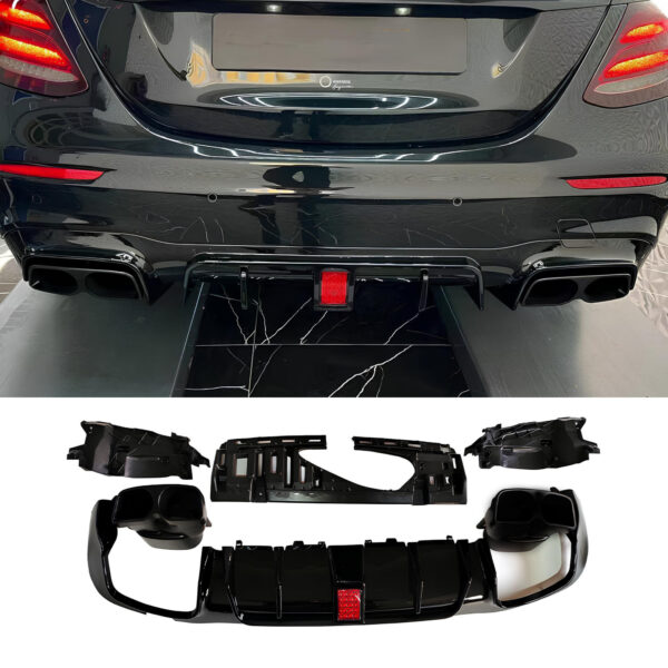 Dyfuzor Tylny Mercedes W213 Przedlift Brabus Style Czarny Połysk 16–19 LED