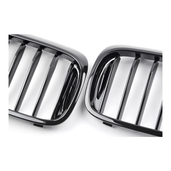 Nerki atrapa grill CZARNY POŁYSK do BMW Serii 5 G30 – 1 ŻEBRO (PRE-LCI 2017–2020) - obrazek 4