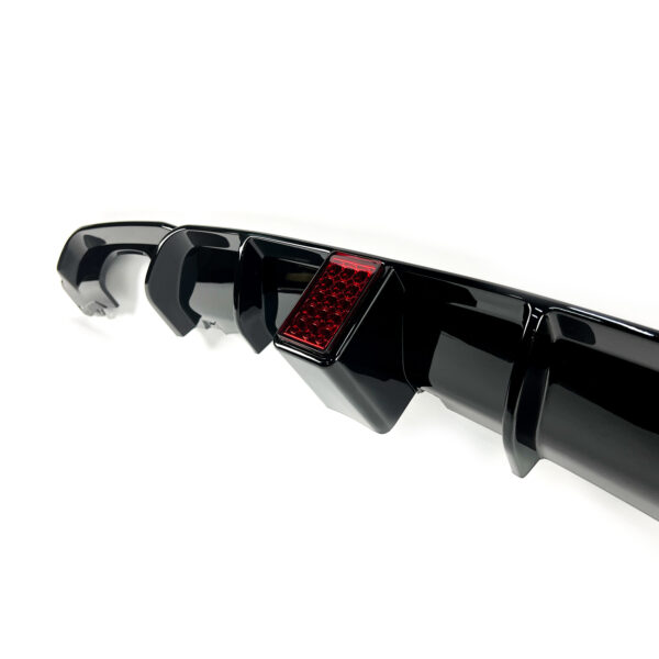 Dyfuzor Tylny / Spoiler Tylny BMW F30 / F31 LED Look Czarny Połysk (00-00) - obrazek 2