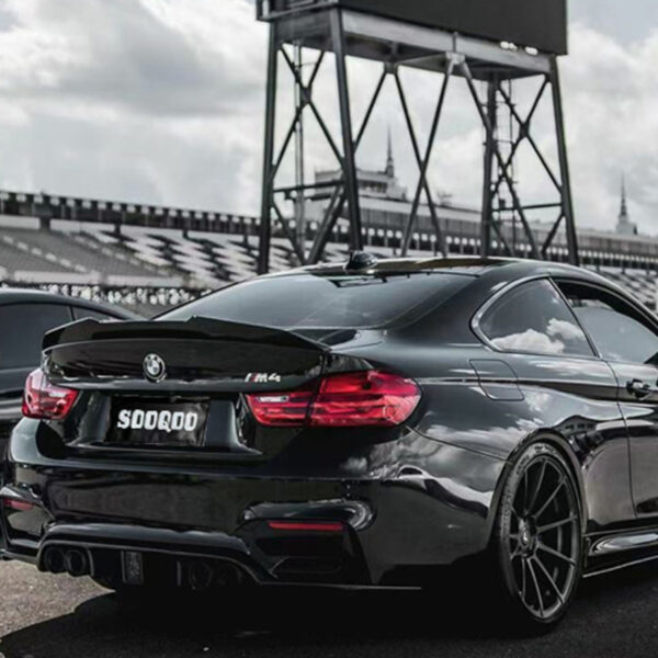 Karbonowe Spoiler na klapę bagażnika BMW F30 F80 PSM Styl (Dry-Carbon) - obrazek 2